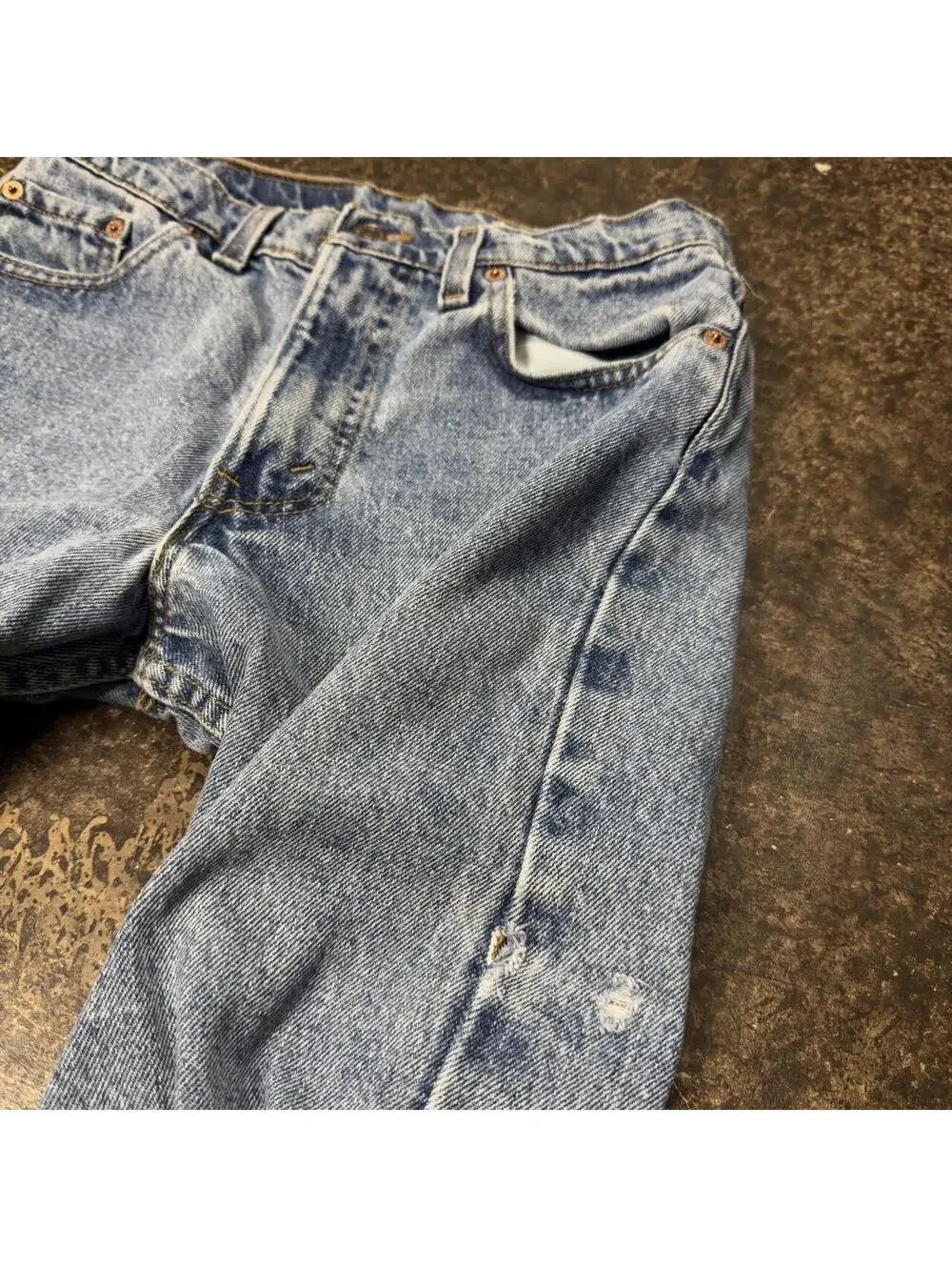 Vintage Levis 550 Relaxed Fit Tapered Jeans 29x30 Made in USA Distressed